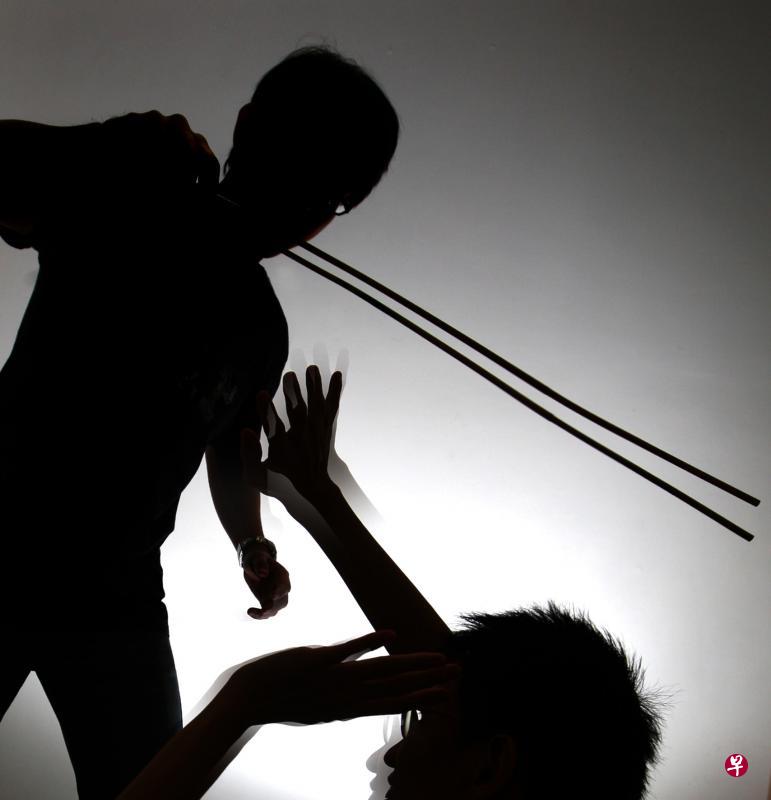 调查显示,78%的家长会在家里体罚孩子。 调查显示,78%的家长会在家里体罚孩子。