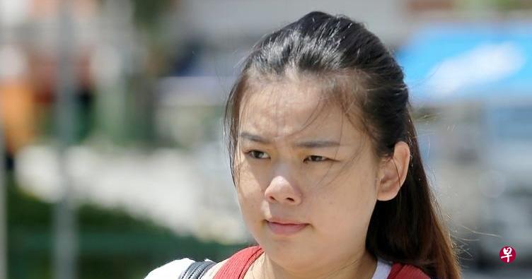 马来西亚籍女子郑慧妮涉嫌为了加速申请成为新加坡永久居民而贿赂移民与关卡局人员,10月10日被控上法庭。(海峡时报) 马来西亚籍女子郑慧妮涉嫌为了加速申请成为新加坡永久居民而贿赂移民与关卡局人员,10月10日被控上法庭。(海峡时报)