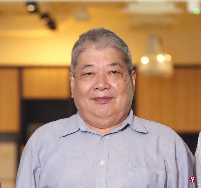 本地资深华乐指挥林亚历,因骨痛热症送院治疗,陷入昏迷后于今晚逝世,享年69岁。(档案照) 本地资深华乐指挥林亚历,因骨痛热症送院治疗,陷入昏迷后于今晚逝世,享年69岁。(档案照)