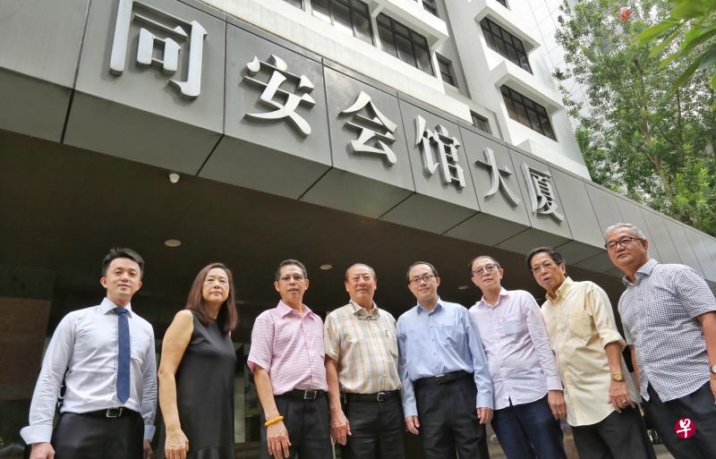 同安会馆受访理事为蔡鸿达(左起)、黄秀琼、沈武平、陈皆成、陈汉栋、林蔼能、陈长贺及陈兴庭。(特约陈福洲摄) 同安会馆受访理事为蔡鸿达(左起)、黄秀琼、沈武平、陈皆成、陈汉栋、林蔼能、陈长贺及陈兴庭。(特约陈福洲摄)