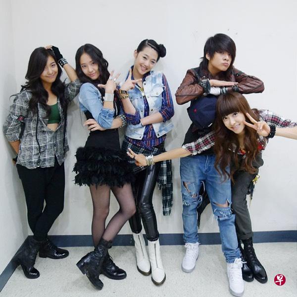 宋茜通过Instagram发布f(x)5人团体照表示不会忘记。(图/宋茜Instagram) 宋茜通过Instagram发布f(x)5人团体照表示不会忘记。(图/宋茜Instagram)