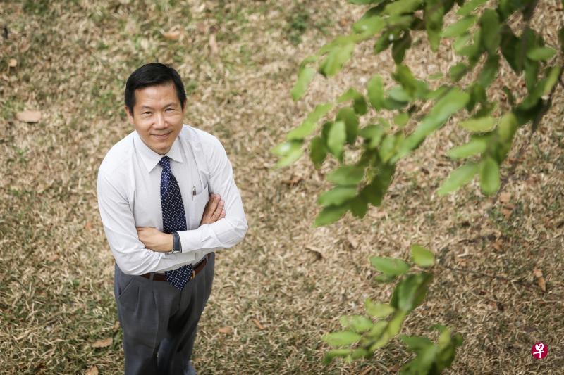 阮锦汉医生将在“乐活谈保健”大型讲座上,分享“如何预防摔倒的六大秘诀”课题。(叶振忠摄) 阮锦汉医生将在“乐活谈保健”大型讲座上,分享“如何预防摔倒的六大秘诀”课题。(叶振忠摄)