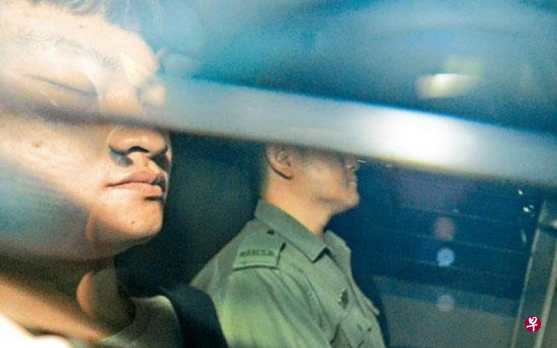 在台湾涉杀害女友潘晓颖的陈同佳(左),因洗黑钱案在香港被判囚,今天刑满出狱。(档案照) 在台湾涉杀害女友潘晓颖的陈同佳(左),因洗黑钱案在香港被判囚,今天刑满出狱。(档案照)