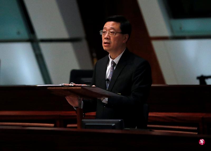 香港保安局局长李家超今天(23日)下午在香港立法会正式撤回修订《逃犯条例》的草案。(路透社) 香港保安局局长李家超今天(23日)下午在香港立法会正式撤回修订《逃犯条例》的草案。(路透社)