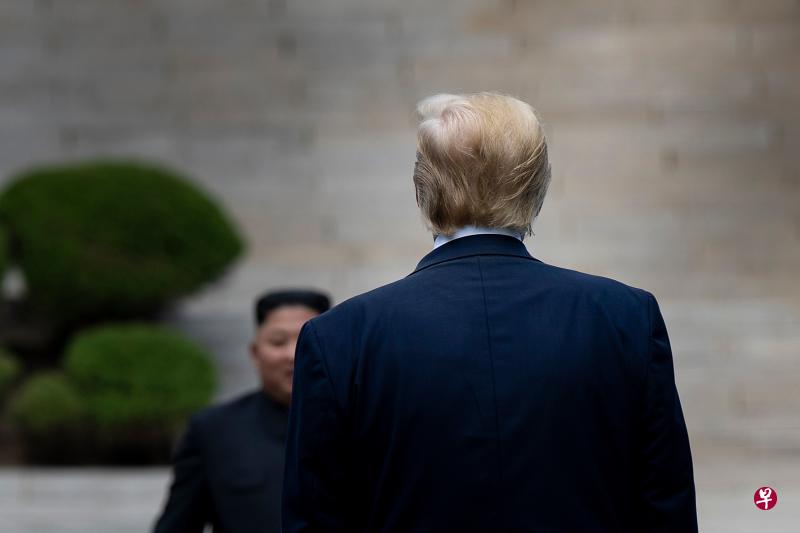 6月30日,美国总统特朗普和朝鲜最高领导人金正恩戏剧性的在板门店会晤。(法新社档案照) 6月30日,美国总统特朗普和朝鲜最高领导人金正恩戏剧性的在板门店会晤。(法新社档案照)