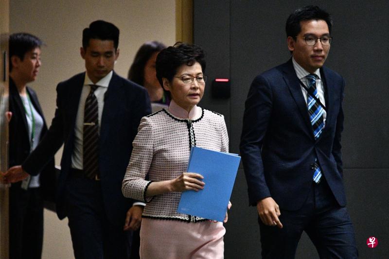 香港民意研究所的民调显示,八成受访港人反对林郑月娥继续担任特区行政长官。(法新社) 香港民意研究所的民调显示,八成受访港人反对林郑月娥继续担任特区行政长官。(法新社)