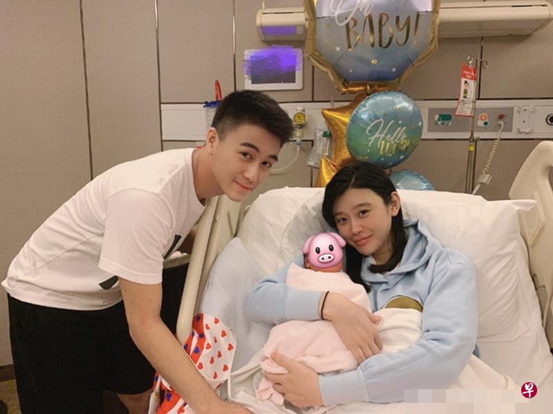 何猷君与老婆奚梦瑶喜获宝宝。(互联网) 何猷君与老婆奚梦瑶喜获宝宝。(互联网)