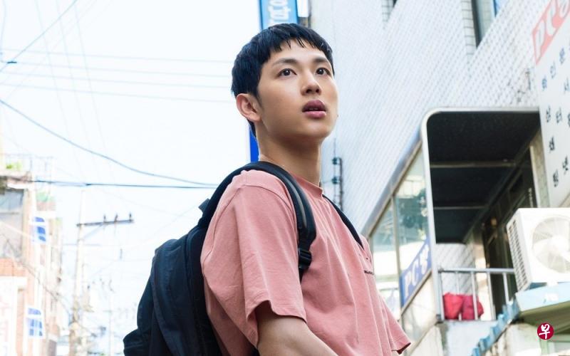 任时完在《他人即地狱》的角色善良,心里却暗藏黑暗部分。(互联网) 任时完在《他人即地狱》的角色善良,心里却暗藏黑暗部分。(互联网)