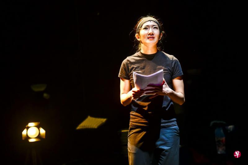 陈思敏在《分身述》中,一人分饰多角。(Tuckys Photography摄) 陈思敏在《分身述》中,一人分饰多角。(Tuckys Photography摄)