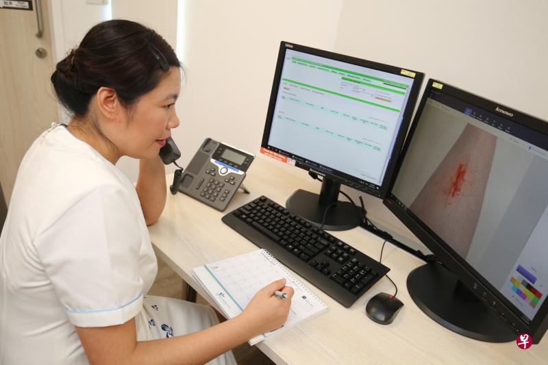 “远程伤口护理监测”让病人学习处理伤口,并选择到综合诊所做检查以及通过电话沟通两者轮流替换的复诊方式,直至伤口愈合。 “远程伤口护理监测”让病人学习处理伤口,并选择到综合诊所做检查以及通过电话沟通两者轮流替换的复诊方式,直至伤口愈合。