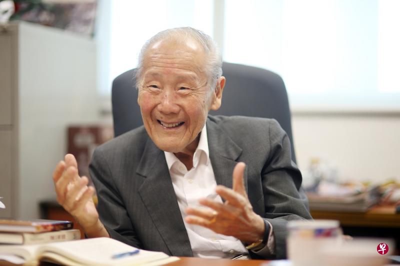 著名历史学家王赓武教授明起卸下尤索夫伊萨东南亚研究院信托委员会主席一职,由我国巡回大使陈庆珠教授接任。(档案照) 著名历史学家王赓武教授明起卸下尤索夫伊萨东南亚研究院信托委员会主席一职,由我国巡回大使陈庆珠教授接任。(档案照)