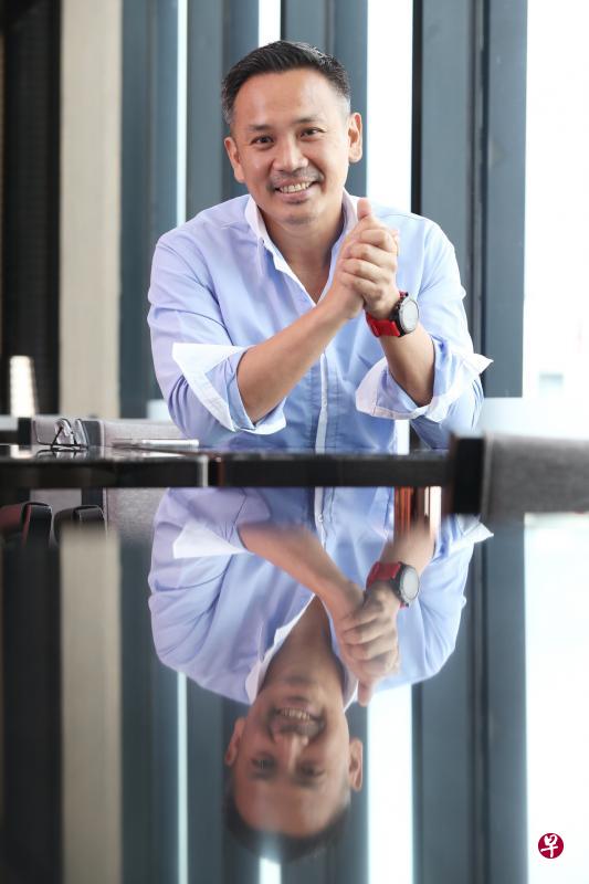 颜永豪是钱方QFPay联合创办人,公司最近将国际总部设在新加坡。(陈来福摄影) 颜永豪是钱方QFPay联合创办人,公司最近将国际总部设在新加坡。(陈来福摄影)