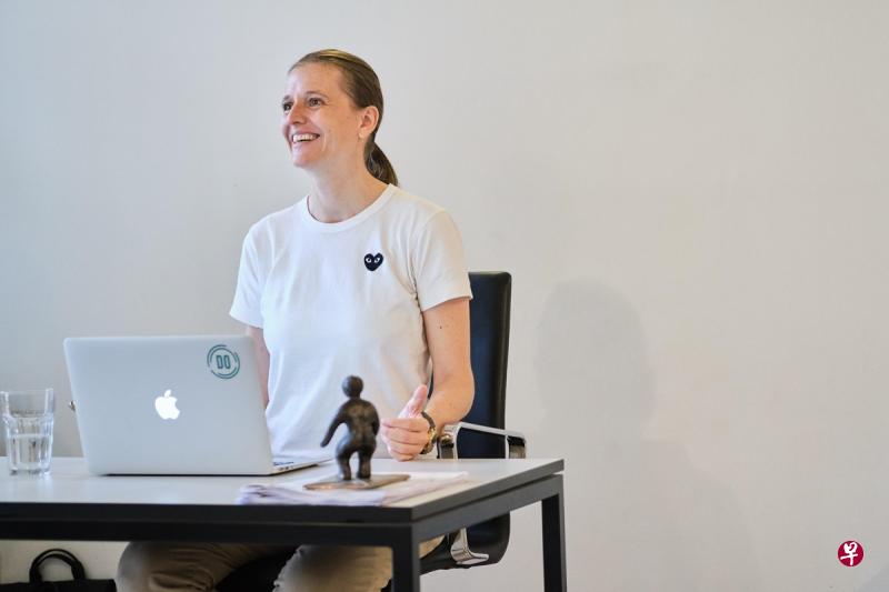 普里斯认为年龄不过是个数字,没有人是太早或太迟创业,她以自己的经历创办Doerscircle平台,是为了帮自雇人士争取到更好的条件和保障。(受访者提供) 普里斯认为年龄不过是个数字,没有人是太早或太迟创业,她以自己的经历创办Doerscircle平台,是为了帮自雇人士争取到更好的条件和保障。(受访者提供)