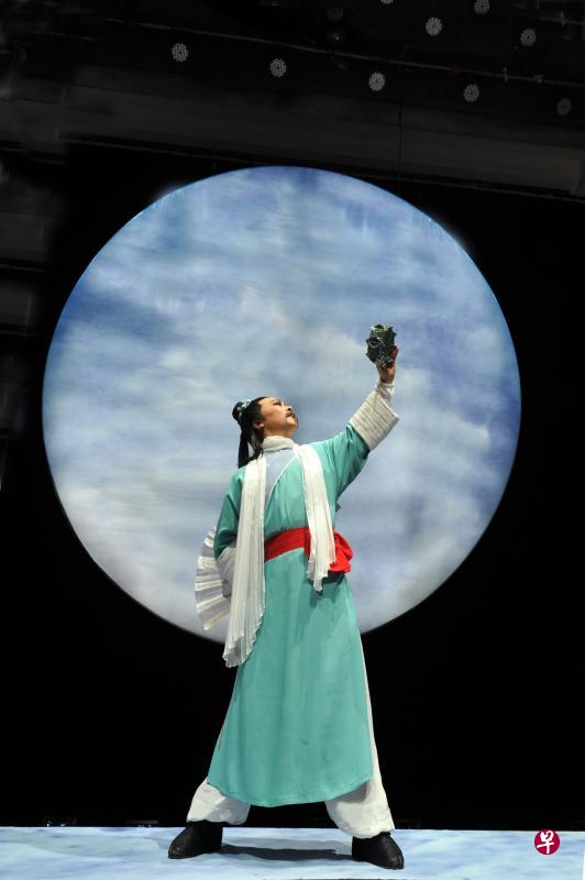 黄梅戏《东坡》是中国新时代黄梅戏的代表作品,获奖众多。(主办单位提供) 黄梅戏《东坡》是中国新时代黄梅戏的代表作品,获奖众多。(主办单位提供)