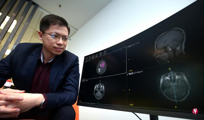 本地医疗科技公司Hanalytics创办人兼总裁莫伟群及团队所研发的科技,能以高速度、高正确率诊断出各种脑肿瘤与脑出血血肿。(萧紫薇摄) 本地医疗科技公司Hanalytics创办人兼总裁莫伟群及团队所研发的科技,能以高速度、高正确率诊断出各种脑肿瘤与脑出血血肿。(萧紫薇摄)