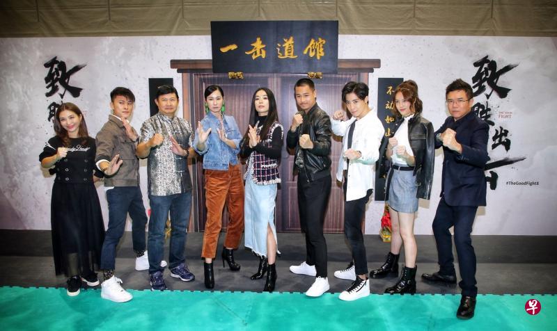 《致胜出击》由蔡琦慧(左四)、林慧玲(左五)和郑颖(右二)三位“打女”挂帅。(严宣融摄) 《致胜出击》由蔡琦慧(左四)、林慧玲(左五)和郑颖(右二)三位“打女”挂帅。(严宣融摄)