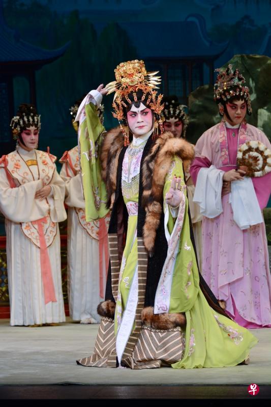 《饭冰冰舞会沛夫人》 是一部令人捧腹大笑的喜剧。(主办单位提供) 《饭冰冰舞会沛夫人》 是一部令人捧腹大笑的喜剧。(主办单位提供)