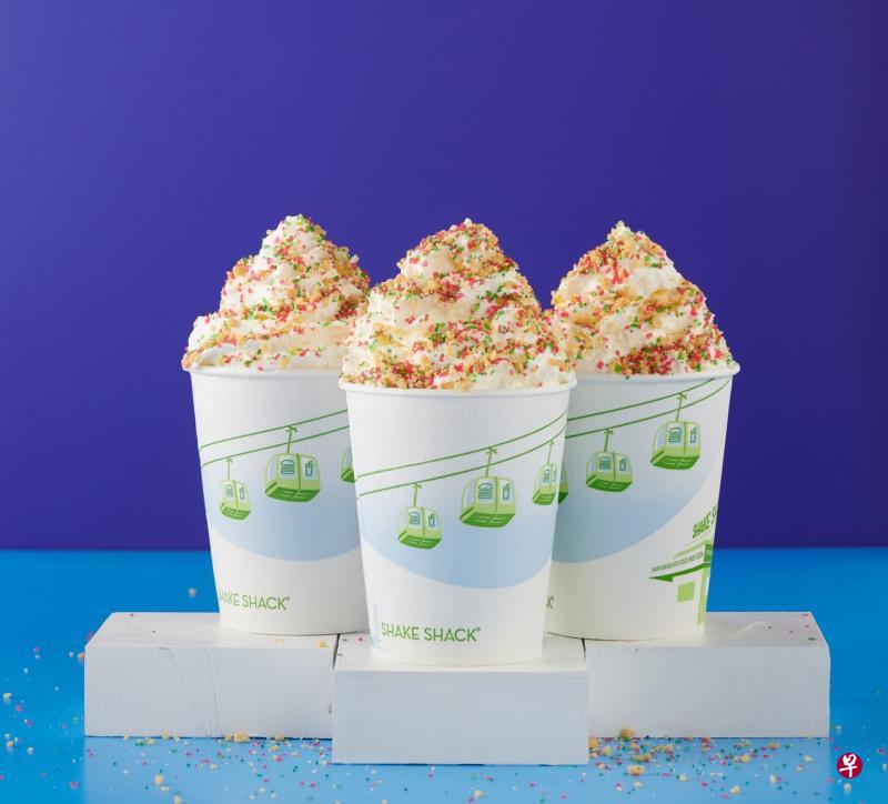 Shake Shack首次在本地推出圣诞曲奇奶昔。(品牌提供) Shake Shack首次在本地推出圣诞曲奇奶昔。(品牌提供)