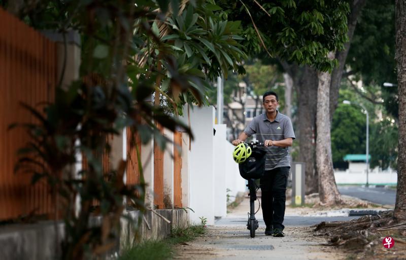 林戈工作的乌美一带完全没有脚踏车道或公园连道,电板车禁用人行道后,他已停止骑行,考虑日后改用脚踏车。(陈渊庄摄) 林戈工作的乌美一带完全没有脚踏车道或公园连道,电板车禁用人行道后,他已停止骑行,考虑日后改用脚踏车。(陈渊庄摄)