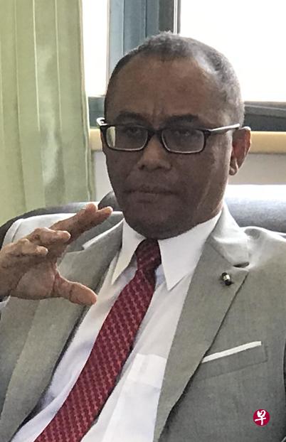 东帝汶外交部长苏亚雷斯:东帝汶和中国维持良好关系,与东帝汶能否加入亚细安是两码事;政府必须处理好印太战略及一带一路背后大国较劲所带来的挑战。(沈泽玮摄) 东帝汶外交部长苏亚雷斯:东帝汶和中国维持良好关系,与东帝汶能否加入亚细安是两码事;政府必须处理好印太战略及一带一路背后大国较劲所带来的挑战。(沈泽玮摄)