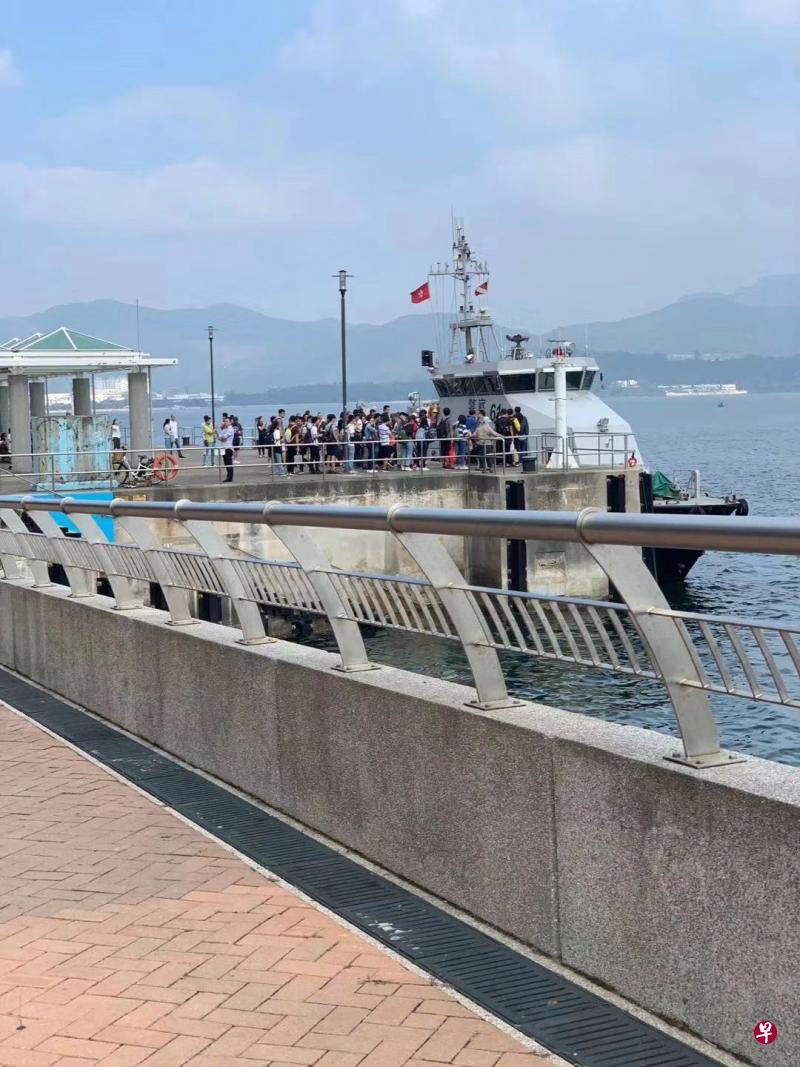 香港示威暴力升级,多名在港大陆生今晨乘船离港。(读者提供) 香港示威暴力升级,多名在港大陆生今晨乘船离港。(读者提供)