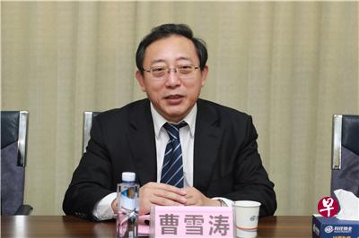 曹雪涛目前任南开大学校长、党委副书记,他41岁时成为当时最年轻的中国工程院院士。(互联网) 曹雪涛目前任南开大学校长、党委副书记,他41岁时成为当时最年轻的中国工程院院士。(互联网)