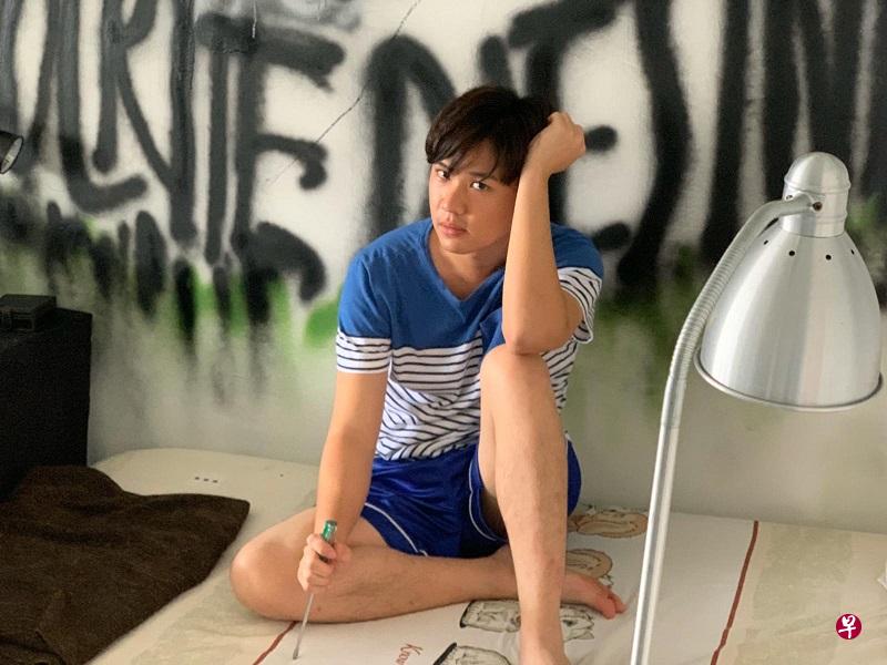 陈一熙在 《内颤》中演恐 怖分子。(照片由新传媒戏剧组提供) 陈一熙在 《内颤》中演恐 怖分子。(照片由新传媒戏剧组提供)