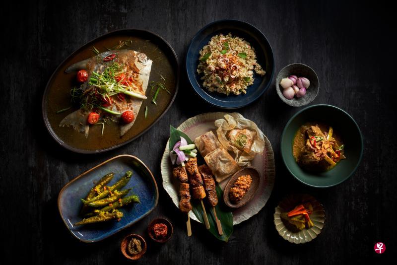 主打传统菜肴的Kin餐馆,有欧亚、娘惹、华人等不同菜肴选择。 主打传统菜肴的Kin餐馆,有欧亚、娘惹、华人等不同菜肴选择。