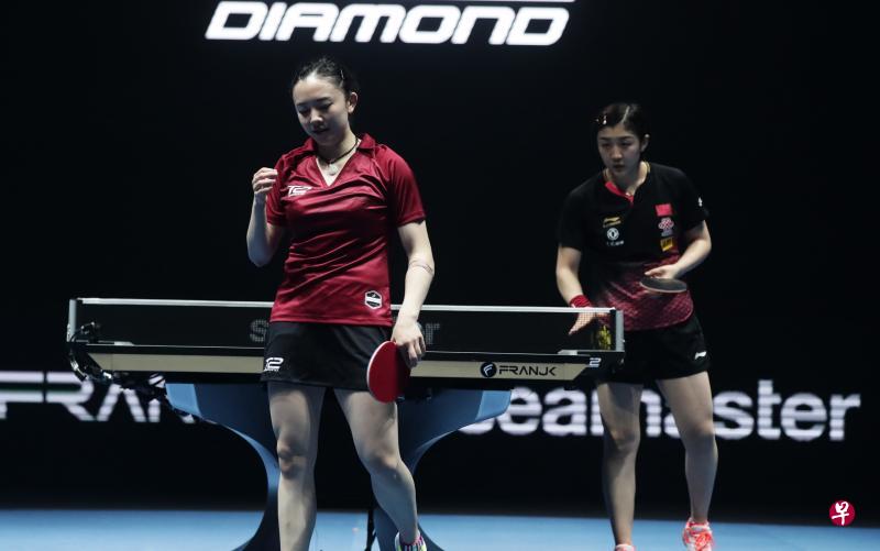 现世界冠军陈梦(右)苦战七局,败给韩国好手田志希,止步八强。(海峡时报) 现世界冠军陈梦(右)苦战七局,败给韩国好手田志希,止步八强。(海峡时报)