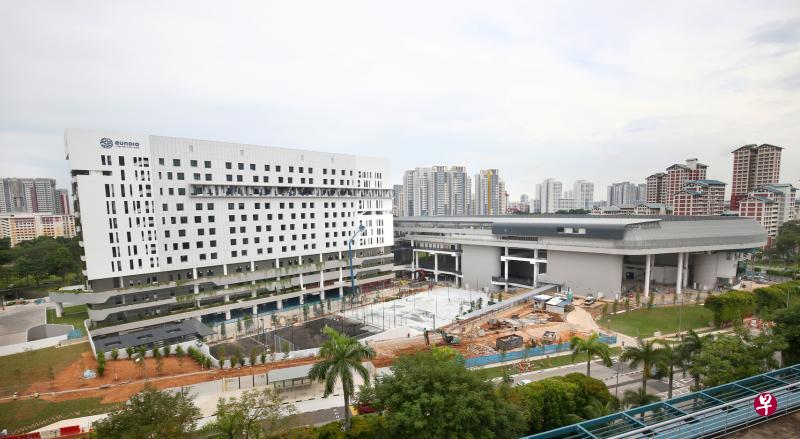 位于碧山新民道的诺雅初级学院有两座学术楼以及一座学生活动楼。师生明年1月6日将在“新家”开展新学年。(萧紫薇摄) 位于碧山新民道的诺雅初级学院有两座学术楼以及一座学生活动楼。师生明年1月6日将在“新家”开展新学年。(萧紫薇摄)