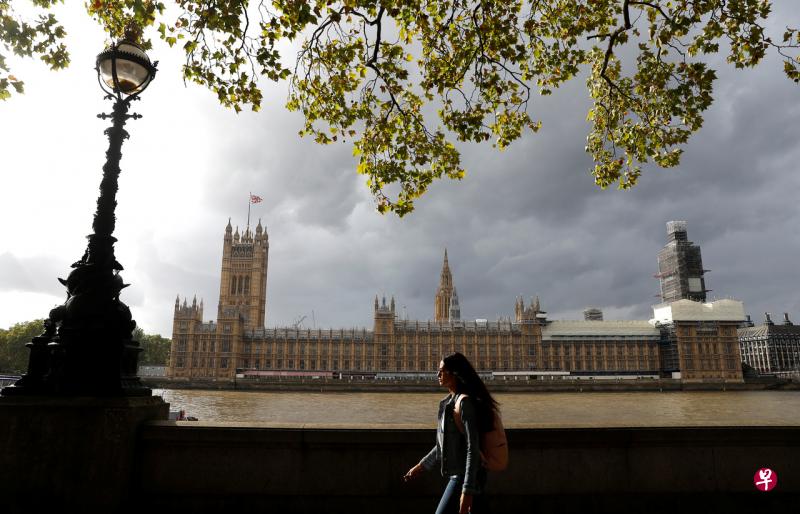 2019年9月26日,在泰晤士河畔的在英国国会大厦。(路透社) 2019年9月26日,在泰晤士河畔的在英国国会大厦。(路透社)