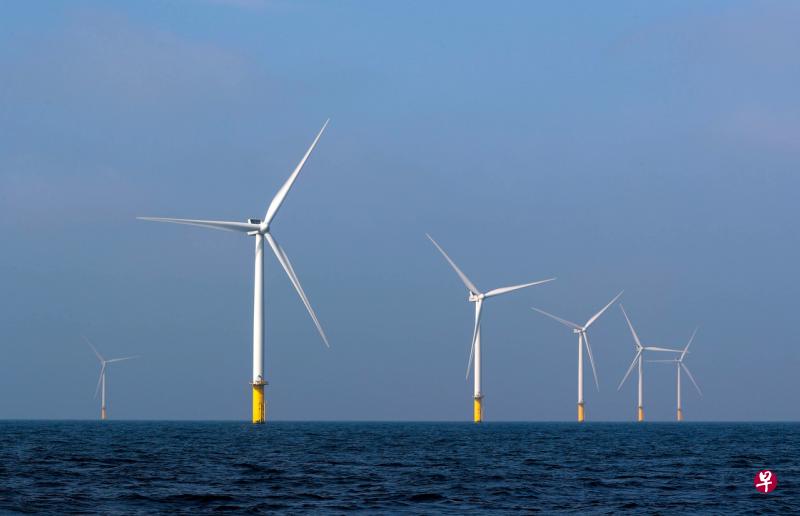 2017年9月26日,荷兰阿姆斯特丹附近的Eneco Luchterduinen公司的海上风电场的风车涡轮机。(路透社) 2017年9月26日,荷兰阿姆斯特丹附近的Eneco Luchterduinen公司的海上风电场的风车涡轮机。(路透社)