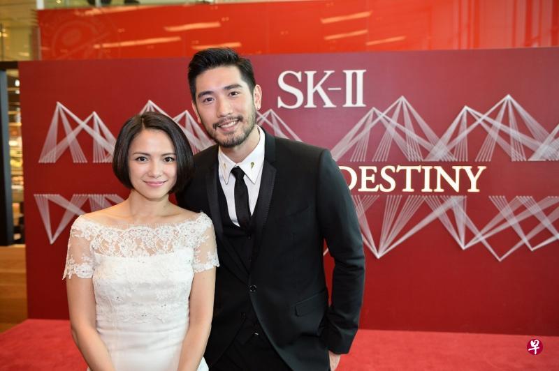 高以翔(右)2015年1月曾来新加坡出席活动,并和马国影后李心洁在记者会合照。 (档案照) 高以翔(右)2015年1月曾来新加坡出席活动,并和马国影后李心洁在记者会合照。 (档案照)