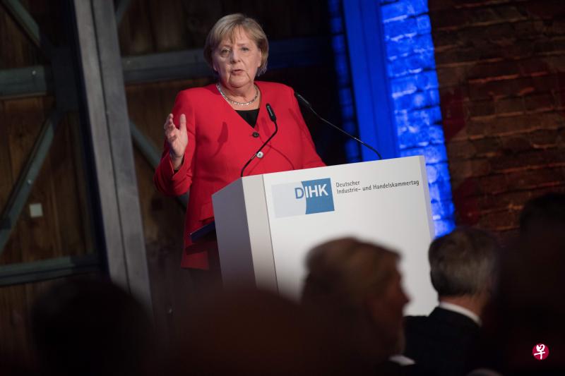 2019年11月27日,德国总理默克尔在柏林向德国工商会协会致辞。(法新社) 2019年11月27日,德国总理默克尔在柏林向德国工商会协会致辞。(法新社)