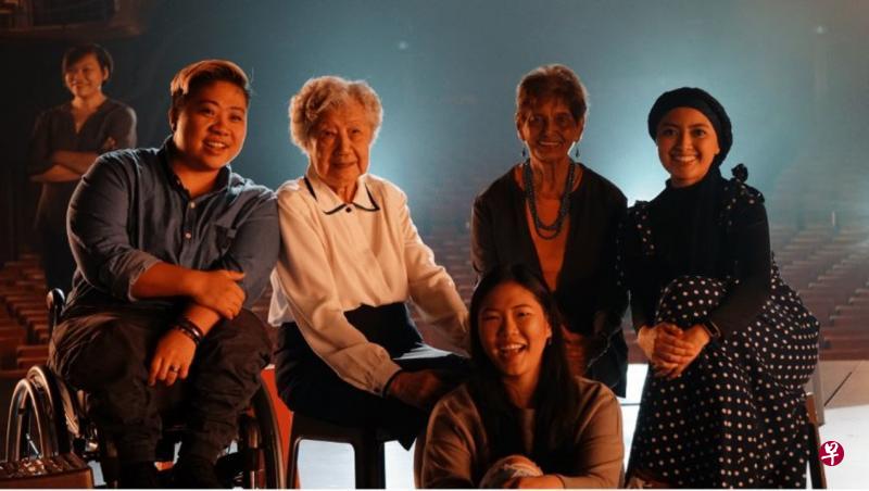 新加坡泳将吴蕊思(左一)也参与了《前进吧,新加坡!》MV拍摄。(档案照) 新加坡泳将吴蕊思(左一)也参与了《前进吧,新加坡!》MV拍摄。(档案照)