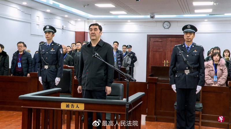 中国发改委原副主任努尔·白克力12月2日在辽宁省沈阳市中级人民法院接受判决。(中国最高人民法院官博) 中国发改委原副主任努尔·白克力12月2日在辽宁省沈阳市中级人民法院接受判决。(中国最高人民法院官博)