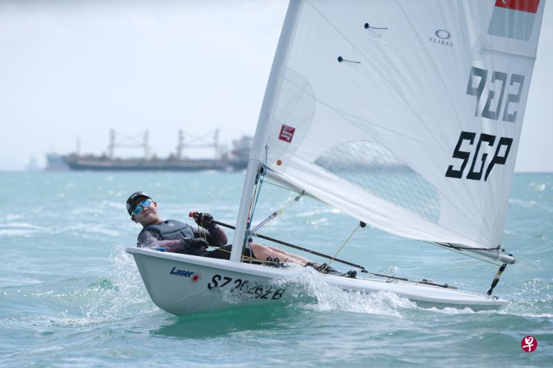 卢军汉在比赛中乘风破浪,轻易夺冠。(档案照片) 卢军汉在比赛中乘风破浪,轻易夺冠。(档案照片)