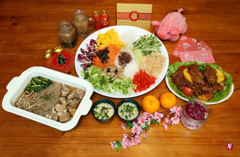 联合早报乐活记者和烹饪导师亲制健康捞生、年菜与饮料,分享食谱,让你零负担享受美食。 联合早报乐活记者和烹饪导师亲制健康捞生、年菜与饮料,分享食谱,让你零负担享受美食。