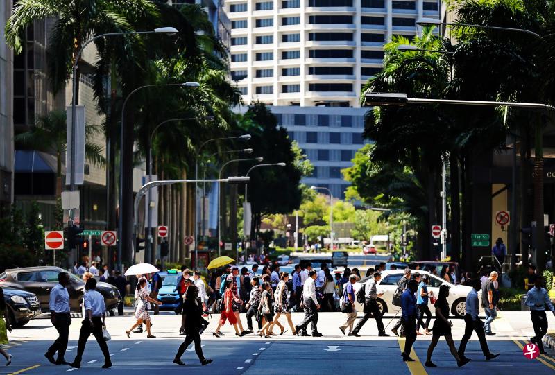 我国巡回大使许通美教授在新加坡开埠200周年的一场研讨会上说,许多新加坡人缺乏第一世界人民所应具有的公民意识。(档案照) 我国巡回大使许通美教授在新加坡开埠200周年的一场研讨会上说,许多新加坡人缺乏第一世界人民所应具有的公民意识。(档案照)