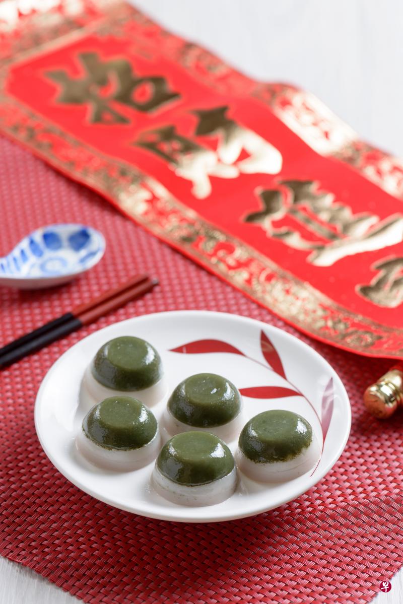 【新年年菜】圆圆满满 (三色小米糕)。 《优1周》/uweekly.sg 【新年年菜】圆圆满满 (三色小米糕)。 《优1周》/uweekly.sg