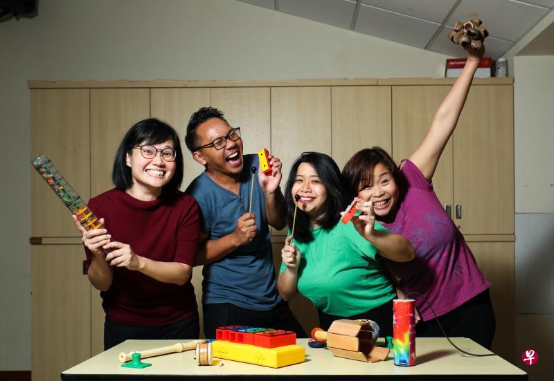 （左起）黄俐能、加扎利、刘诗诗和余韵琴希望有更多的机会和学校合作，让学生说出他们平日里说不出口的挣扎与烦恼。