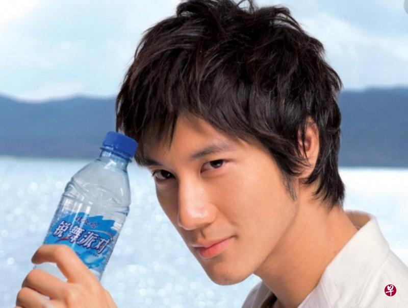 据传王力宏代言娃哈哈广告,20年来从未涨过代言费。(互联网) 据传王力宏代言娃哈哈广告,20年来从未涨过代言费。(互联网)