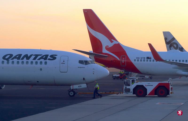 澳大利亚国家航空公司昆达士(Qantas)一架由悉尼飞珀斯的客机星期天起飞后不久,因“液压系统问题”被迫折返。(路透社) 澳大利亚国家航空公司昆达士(Qantas)一架由悉尼飞珀斯的客机星期天起飞后不久,因“液压系统问题”被迫折返。(路透社)