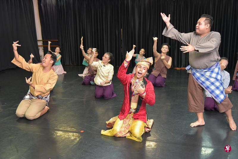 一年一度的“春城洋溢华夏情”明年会在农历新年前呈献诗歌舞剧,以桑尼拉乌他玛王子700年前登陆新加坡的传说拉开序幕。(特约林新泰摄) 一年一度的“春城洋溢华夏情”明年会在农历新年前呈献诗歌舞剧,以桑尼拉乌他玛王子700年前登陆新加坡的传说拉开序幕。(特约林新泰摄)