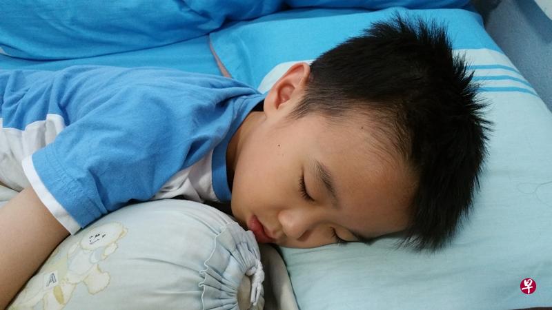 睡眠不足孩童易发胖? | 联合早报