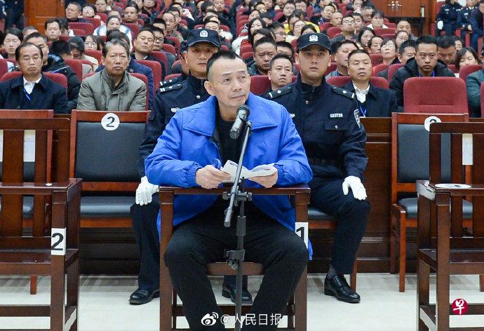 湖南“操场埋尸案”被告杜少平今天被判处死刑。(来源:人民日报官方微博) 湖南“操场埋尸案”被告杜少平今天被判处死刑。(来源:人民日报官方微博)