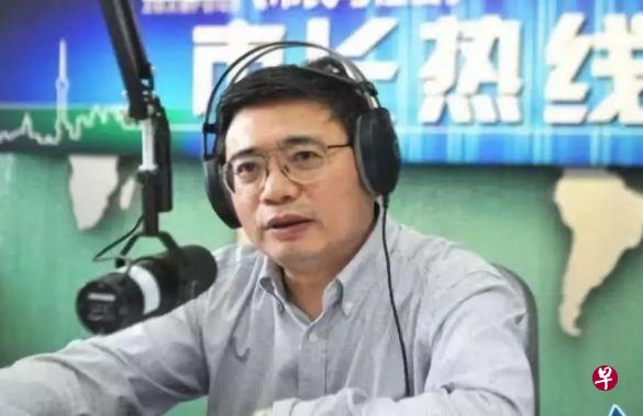 担任上海市副市长时,蒋卓庆时常出现在“市长热线”、“夏令热线”和媒体对话访谈节目中。(互联网) 担任上海市副市长时,蒋卓庆时常出现在“市长热线”、“夏令热线”和媒体对话访谈节目中。(互联网)