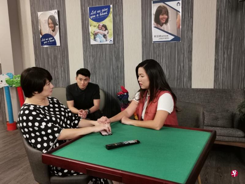 《老友万岁》成功吸引年长观众追看,陈莉萍(左)和瑞恩(右)演技也受好评。 《老友万岁》成功吸引年长观众追看,陈莉萍(左)和瑞恩(右)演技也受好评。