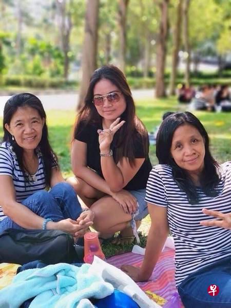 两名死者爱琳·努克斯(右起)和阿比盖尔·莱斯特以及伤者阿尔舍丽·努克斯一起开心合照。(取自面簿) 两名死者爱琳·努克斯(右起)和阿比盖尔·莱斯特以及伤者阿尔舍丽·努克斯一起开心合照。(取自面簿)