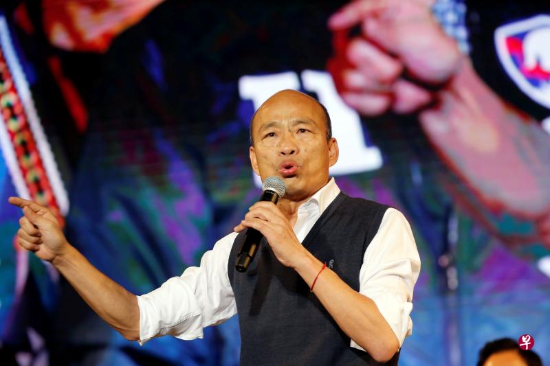 国民党总统候选人韩国瑜昨天(29日)在总统辩论会上连骂三家媒体,前新北市长朱立伦今天说,韩国瑜“从头到尾就是一位非典型的候选人”。(路透社) 国民党总统候选人韩国瑜昨天(29日)在总统辩论会上连骂三家媒体,前新北市长朱立伦今天说,韩国瑜“从头到尾就是一位非典型的候选人”。(路透社)